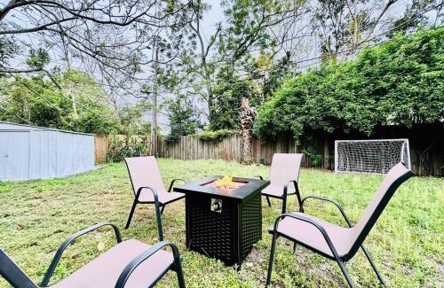 Crystal Lake Casa | Fun Stay Near Seufsc Pool Table Parking
