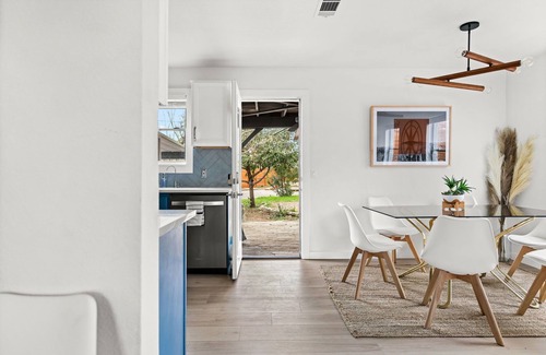 Central East Austin Casa | Fun & Stylish House - A hidden oasis in the heart of Central East Austin