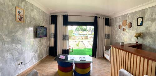 Fort Portal Casa | Fun-Ville Vacation Home, 4 bedrooms - Entire Home