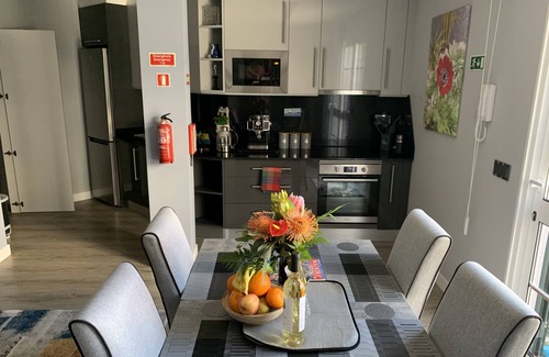 Sao Roque Apartamento | Funchal Apt- Sleeps 2 - Pool & Parking - Madeira