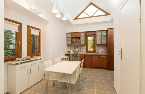 Ierissos Casa | Functional house by the sea at Ierissos