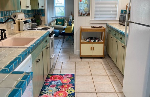 Sunset Beach Casa | Funky Beach Shack at Sunset Beach! One block to beach, live music and SUNSETS!