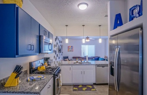 Barelas Casa | FUNKY FUN 3bd, 2. 5ba, 2 KINGS, Shfflbrd, Walk2Zoo