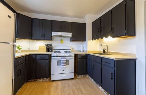 Southeast Calgary Casa | Funky House - Private Hot Tub - Walking Distance to Downtown