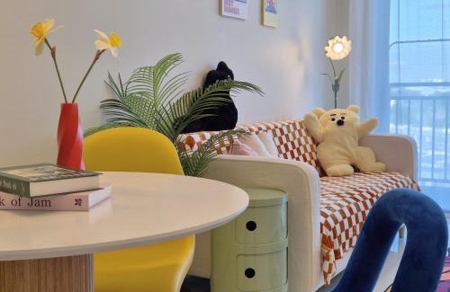 Johor Bahru Apartamento | Funky Pop Art Paradise - 3 Pax 2 BR close to JB Town
