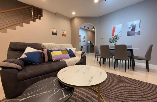 Kuantan Casa | FunkyVila6 14Pax 4BR Near188Tower, HTTA, Airport
