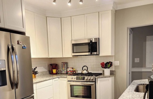 Elizabeth City Casa | Fur baby friendly home close to the water, downtown and the University.