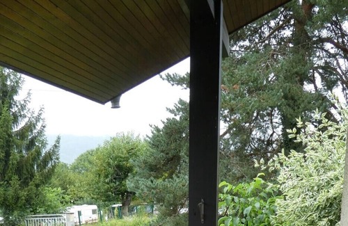 Amancy Casa | Casa amueblada en un parque arbolado / garaje, vista a campos y montañas