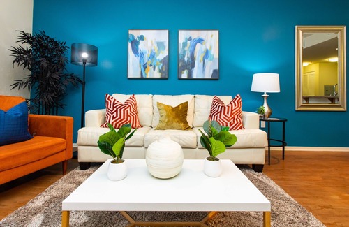 Irvine Business Complex Apartamento | Furnished 1 Bedroom Apartment | Diamond Jamboree | Pool | Parking | W/D | WiFi