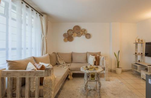 Nairobi West Apartamento | Furnished 1 Bedroom Apartment in Nairobi. 15 Mins to CBD. Free WI-FI & Parking
