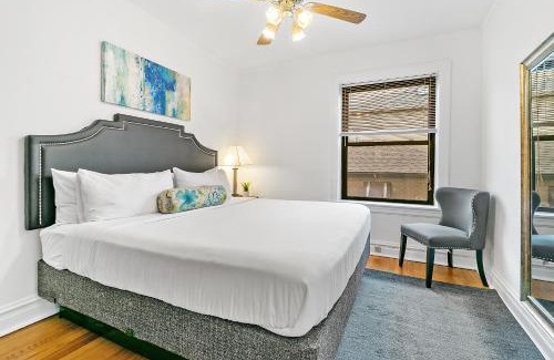North Center Apartamento | Furnished 1BR Apt with Natural Light & King Beds - Larchmont ALL REP