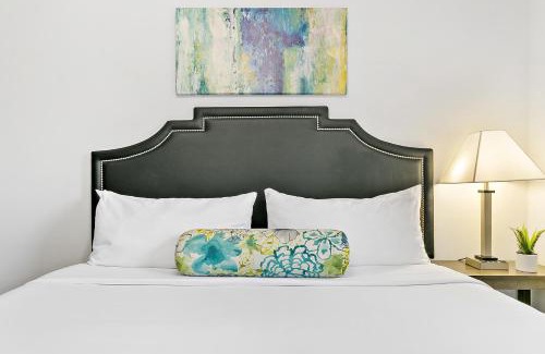 North Center Apartamento | Furnished 1BR Apt with Natural Light & King Beds - Larchmont ALL REP
