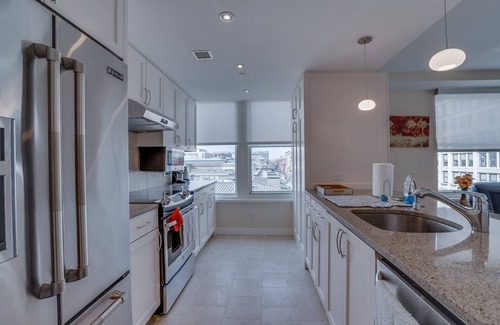 Penn Quarter Apartamento | Furnished 2 Bedroom Apartment near National Museum by RedAwning
