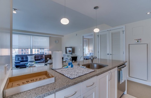 Penn Quarter Apartamento | Furnished 2 Bedroom Apartment near National Museum 2 Apts by RedAwning