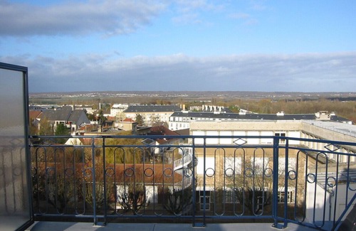 Saint-Cyr-l'Ecole Apartamento | Furnished, 2 rooms, terrace, near Versailles, ideal for executive on assignment