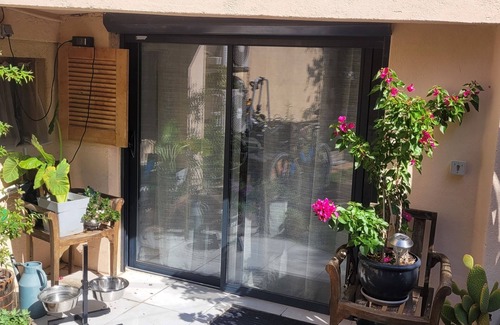 Eguilles Apartamento | Furnished 20 m2 independent studio in village house for rent by the week