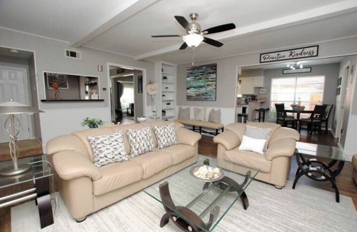 Memorial Parkway Casa | Furnished 4BR/4.5BA Home w/Private Pool & King Suites – Family & Work Ready