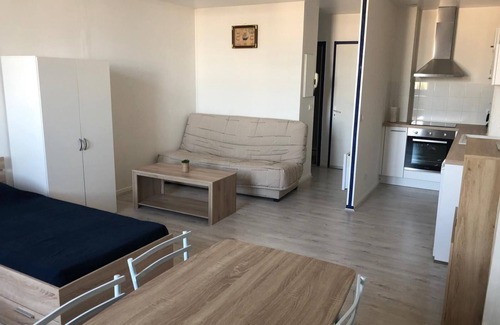 Rochefort Apartamento | Amueblado todo el confort, vista en el puerto deportivo y cerca de las termas