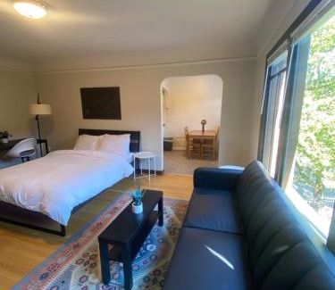 Lower Queen Anne Apartamento | Furnished Apartments - Climate Pledge Arena Next Door