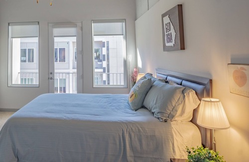 SoNo Apartamento | Furnished Apt near Fox Theatre