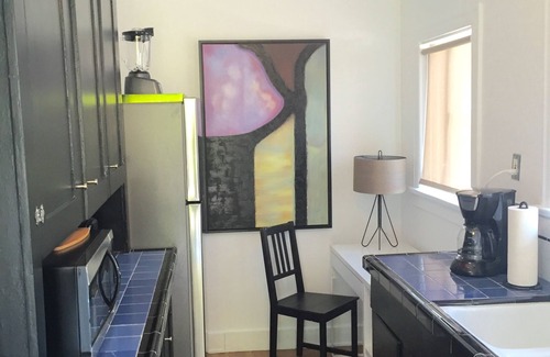 Pacific - Edison Cabaña | Furnished Artistic 1 bedroom cottage in quiet yet central, LA location