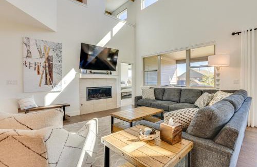 Grand Elk Ranch Casa | Furnished Deck and Hot Tub Chic Granby Home!