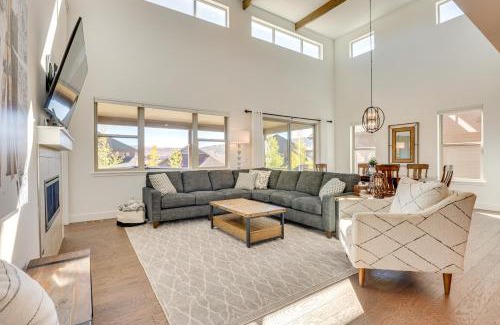 Grand Elk Ranch Casa | Furnished Deck and Hot Tub Chic Granby Home!