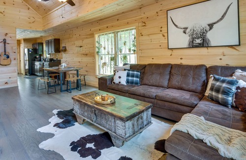 Marshall Cabina | Furnished Deck & Fire Pit: Serene Marshall Cabin!