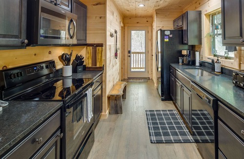 Marshall Cabina | Furnished Deck & Fire Pit: Serene Marshall Cabin!