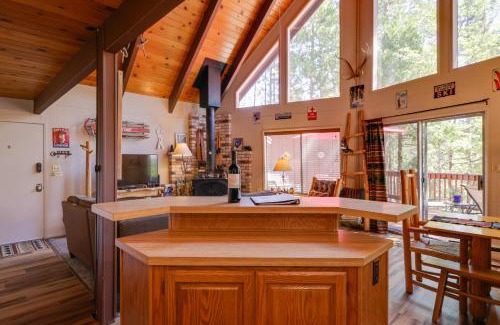 Mi-Wuk Village Casa | Furnished Deck High Sierra Cabin in Twain Harte!