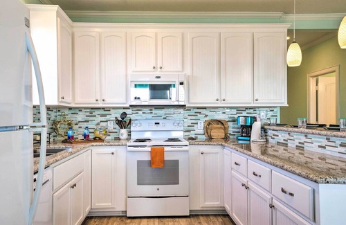 Surfside Beach Casa | Furnished Deck + Ocean Views: Surfside Beach Home