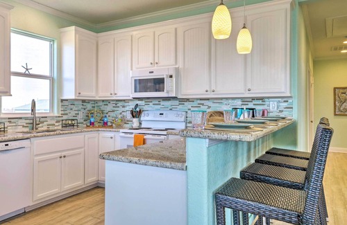 Surfside Beach Casa | Furnished Deck + Ocean Views: Surfside Beach Home