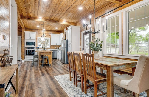 Schulenburg Casa | Furnished Deck + Views: Rural Schulenburg Retreat