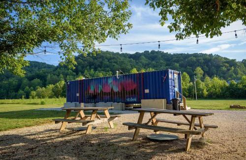 Stanton Otro | Furnished Glamping Tent/Red River Access/King Bed