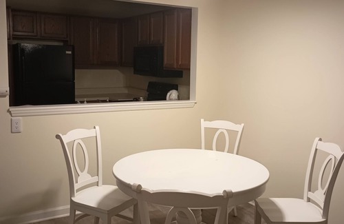 Durham Apartamento | Furnished Guest Room with Private Bath -Close to Everything!