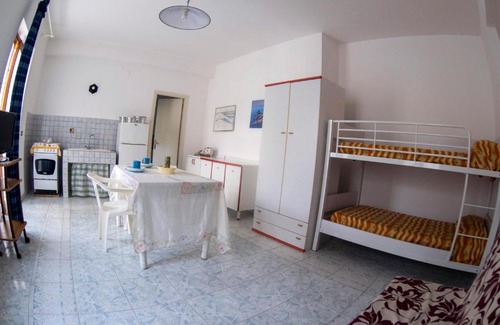 Santa Tecla Apartamento | Furnished open-space apartment near the sea and commercial points