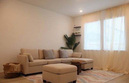 Missouri City Casa | Furnished Private Room in Missouri City, TX Located Near Major Attractions.