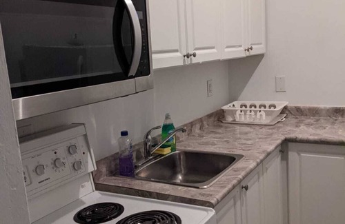 Garden District Casa | Furnished Room in a House in Downtown