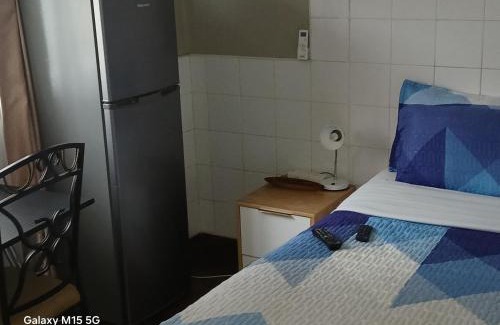 Lusaka Cama Y Desayuno | Furnished self-catering guest wing