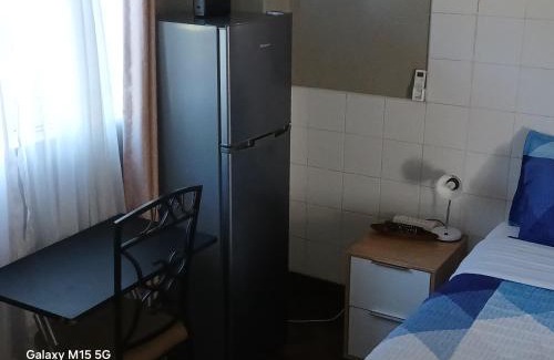 Lusaka Cama Y Desayuno | Furnished self-catering guest wing
