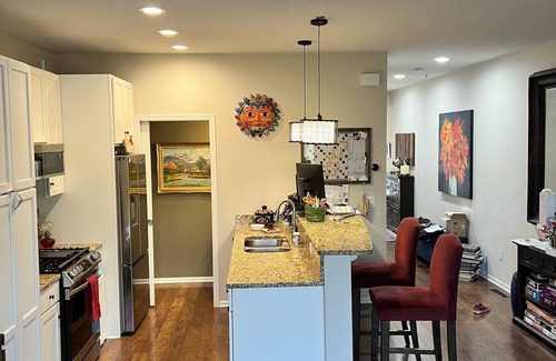 Deephaven Casa | Furnished Townhouse in Minnetonka for flexible term. Furnished or unfurnished