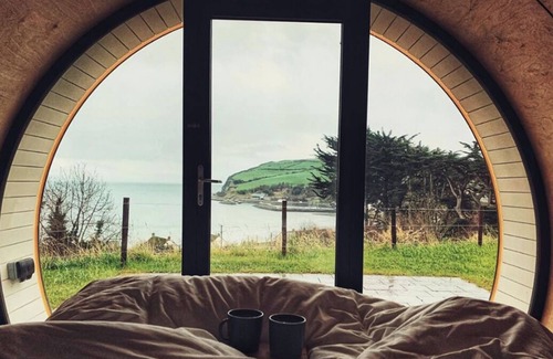 Glenarm Alquiler De RV | FURTHER.SPACE At Glenarm Castle