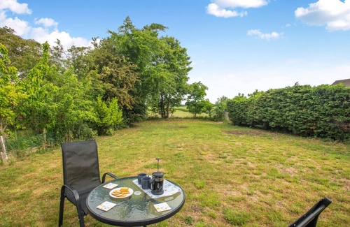 Hopton Casa | Furtherfield - Two Bedroom House, Sleeps 3