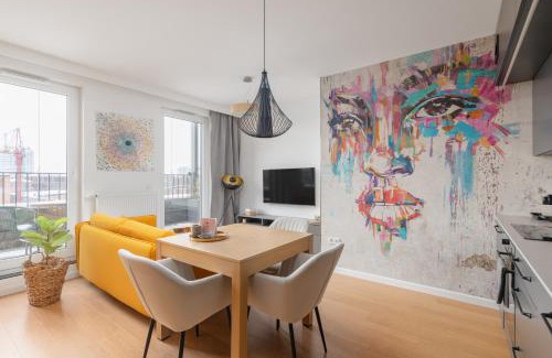 Lodz Apartamento | Fuzja w Chmurach - parking, klimatyzacja by FuzjaAparts