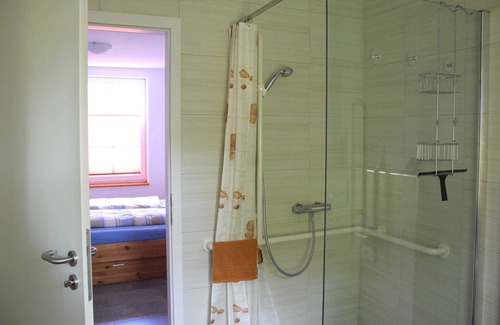 Muritz Cama Y Desayuno | FZ first floor - vacation room with bed and breakfast