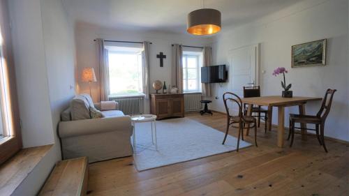 Ach Apartamento | Gästehaus Burgblick im Weinhaus Pachler