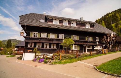 Menzenschwand-Hinterdorf Apartamento | Gästehaus Erika