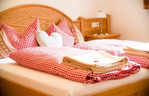 Menzenschwand-Hinterdorf Apartamento | Gästehaus Erika