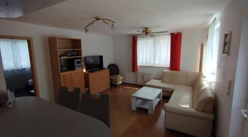 Oberhavel Casa | Gästehaus mit 3 separaten Schlafbereichen, Terrasse und Carport
