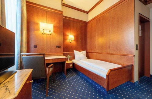 Rathaus Hotel | Gästehaus Royal